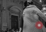 Immagine di Sfilata di moda Firenze Italia, 1967, secondo 54 filmato di repertorio 65675073297