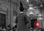 Immagine di Sfilata di moda Firenze Italia, 1967, secondo 62 filmato di repertorio 65675073297