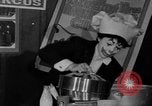 Image spectacle de clowns New York United States USA, 1967, de la seconde 7 séquences d'archives historiques vidéo 65675073298