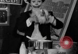 Image spectacle de clowns New York United States USA, 1967, de la seconde 10 séquences d'archives historiques vidéo 65675073298