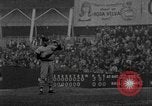 Image joueur de baseball Billy Rohr pitching contre Yankees New York City USA, 1967, de la seconde 10 séquences d'archives historiques vidéo 65675073299
