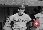 Image joueur de baseball Billy Rohr pitching contre Yankees New York City USA, 1967, de la seconde 34 séquences d'archives historiques vidéo 65675073299