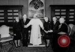 Image Hubert H Humphrey Cité du Vatican à Rome Italie, 1967, de la seconde 17 séquences d'archives historiques vidéo 65675073303