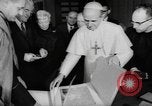 Image Hubert H Humphrey Cité du Vatican à Rome Italie, 1967, de la seconde 27 séquences d'archives historiques vidéo 65675073303