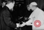 Image Hubert H Humphrey Cité du Vatican à Rome Italie, 1967, de la seconde 39 séquences d'archives historiques vidéo 65675073303