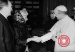 Image Hubert H Humphrey Cité du Vatican à Rome Italie, 1967, de la seconde 42 séquences d'archives historiques vidéo 65675073303