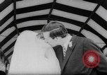 Image cérémonie de mariage Chicago Illinois USA, 1967, de la seconde 24 séquences d'archives historiques vidéo 65675073307