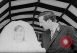 Image cérémonie de mariage Chicago Illinois USA, 1967, de la seconde 25 séquences d'archives historiques vidéo 65675073307