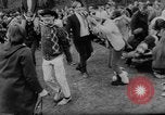 Image Les hippies danser à l'être-dans Seattle Washington USA, 1967, de la seconde 16 séquences d'archives historiques vidéo 65675073308