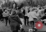 Image Les hippies danser à l'être-dans Seattle Washington USA, 1967, de la seconde 17 séquences d'archives historiques vidéo 65675073308