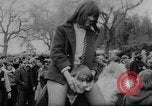 Image Les hippies danser à l'être-dans Seattle Washington USA, 1967, de la seconde 19 séquences d'archives historiques vidéo 65675073308