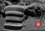 Image Les hippies danser à l'être-dans Seattle Washington USA, 1967, de la seconde 24 séquences d'archives historiques vidéo 65675073308