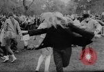 Image Les hippies danser à l'être-dans Seattle Washington USA, 1967, de la seconde 33 séquences d'archives historiques vidéo 65675073308