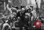 Image des fêtes de la victoire United States USA, 1945, de la seconde 59 séquences d'archives historiques vidéo 65675073311