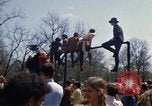 Immagine di La Giornata della Terra Washington DC USA, 1970, secondo 9 filmato di repertorio 65675073313