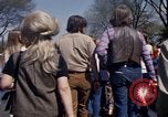 Immagine di La Giornata della Terra Washington DC USA, 1970, secondo 4 filmato di repertorio 65675073314