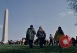 Immagine di La Giornata della Terra Washington DC USA, 1970, secondo 11 filmato di repertorio 65675073314