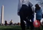 Immagine di La Giornata della Terra Washington DC USA, 1970, secondo 29 filmato di repertorio 65675073314