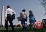 Immagine di La Giornata della Terra Washington DC USA, 1970, secondo 30 filmato di repertorio 65675073314