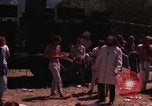 Immagine di Hippies danze ad un amore in Los Angeles County California USA, 1968, secondo 15 filmato di repertorio 65675073325