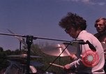Immagine di Hippies danze ad un amore in Los Angeles County California USA, 1968, secondo 24 filmato di repertorio 65675073325