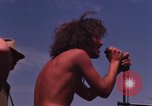 Immagine di Hippies danze ad un amore in Los Angeles County California USA, 1968, secondo 27 filmato di repertorio 65675073325