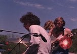 Immagine di Hippies danze ad un amore in Los Angeles County California USA, 1968, secondo 31 filmato di repertorio 65675073325