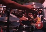 Immagine di Hippies danze ad un amore in Los Angeles County California USA, 1968, secondo 37 filmato di repertorio 65675073325
