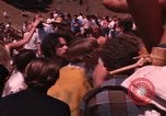Immagine di Hippies danze ad un amore in Los Angeles County California USA, 1968, secondo 49 filmato di repertorio 65675073325