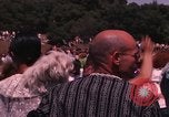Immagine di Hippies danze ad un amore in Los Angeles County California USA, 1968, secondo 56 filmato di repertorio 65675073325