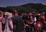 Immagine di Hippies danze ad un amore in Los Angeles County California USA, 1968, secondo 60 filmato di repertorio 65675073325