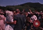 Immagine di Hippies danze ad un amore in Los Angeles County California USA, 1968, secondo 61 filmato di repertorio 65675073325