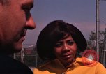 Standbild Studenten Los Angeles California USA, 1968, aus Sekunde 35 historischem Filmmaterial Videoclip 65675073332