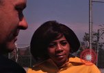Standbild Studenten Los Angeles California USA, 1968, aus Sekunde 39 historischem Filmmaterial Videoclip 65675073332