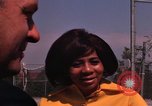 Standbild Studenten Los Angeles California USA, 1968, aus Sekunde 40 historischem Filmmaterial Videoclip 65675073332