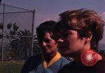 Standbild Studenten Los Angeles California USA, 1968, aus Sekunde 43 historischem Filmmaterial Videoclip 65675073332