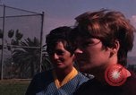 Standbild Studenten Los Angeles California USA, 1968, aus Sekunde 44 historischem Filmmaterial Videoclip 65675073332
