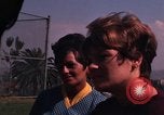 Standbild Studenten Los Angeles California USA, 1968, aus Sekunde 45 historischem Filmmaterial Videoclip 65675073332