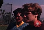 Standbild Studenten Los Angeles California USA, 1968, aus Sekunde 47 historischem Filmmaterial Videoclip 65675073332