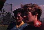 Standbild Studenten Los Angeles California USA, 1968, aus Sekunde 48 historischem Filmmaterial Videoclip 65675073332