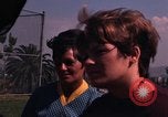 Standbild Studenten Los Angeles California USA, 1968, aus Sekunde 49 historischem Filmmaterial Videoclip 65675073332