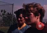 Standbild Studenten Los Angeles California USA, 1968, aus Sekunde 51 historischem Filmmaterial Videoclip 65675073332
