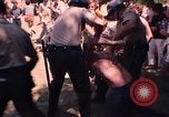 Immagine di Il popolo americano Los Angeles County California USA, 1968, secondo 51 filmato di repertorio 65675073334