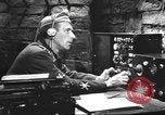 Image La sécurité de la transmission radio Hollywood Los Angeles California USA, 1943, de la seconde 5 séquences d'archives historiques vidéo 65675073343