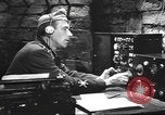 Image La sécurité de la transmission radio Hollywood Los Angeles California USA, 1943, de la seconde 6 séquences d'archives historiques vidéo 65675073343
