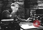 Image La sécurité de la transmission radio Hollywood Los Angeles California USA, 1943, de la seconde 12 séquences d'archives historiques vidéo 65675073343