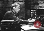 Image La sécurité de la transmission radio Hollywood Los Angeles California USA, 1943, de la seconde 16 séquences d'archives historiques vidéo 65675073343