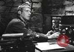 Image La sécurité de la transmission radio Hollywood Los Angeles California USA, 1943, de la seconde 19 séquences d'archives historiques vidéo 65675073343
