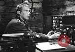 Image La sécurité de la transmission radio Hollywood Los Angeles California USA, 1943, de la seconde 21 séquences d'archives historiques vidéo 65675073343