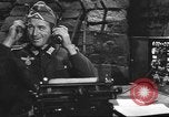 Image La sécurité de la transmission radio Hollywood Los Angeles California USA, 1943, de la seconde 47 séquences d'archives historiques vidéo 65675073343